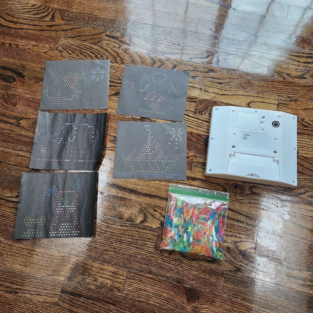 Lite-Brite Ultimate Classic 02215 Tested Working + BONUS EXTRA PEGS Art Set - Picture 2 of 2
